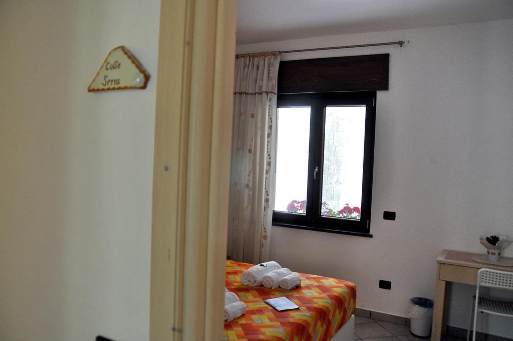 A 2 Passi Dagli Dei Bed & Breakfast อาเจโรลา ห้อง รูปภาพ