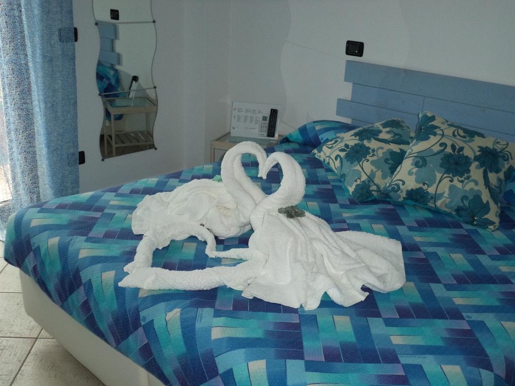 A 2 Passi Dagli Dei Bed & Breakfast อาเจโรลา ห้อง รูปภาพ