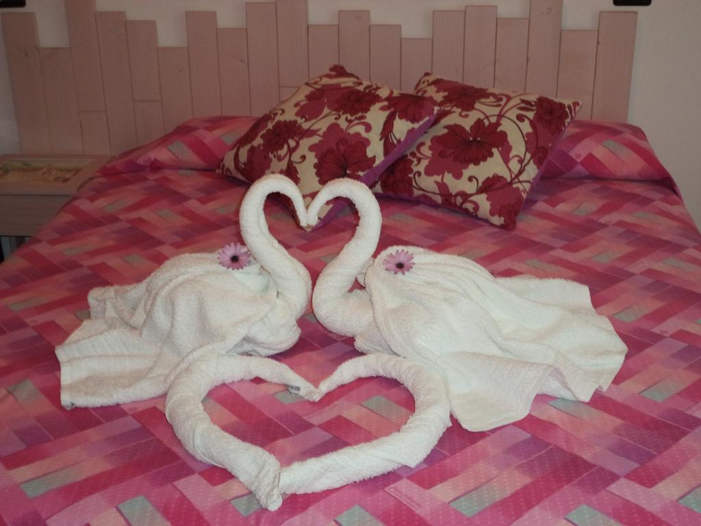 A 2 Passi Dagli Dei Bed & Breakfast อาเจโรลา ห้อง รูปภาพ