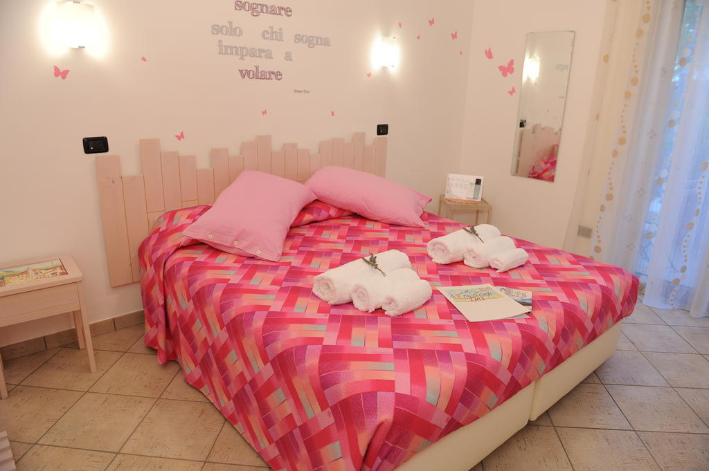 A 2 Passi Dagli Dei Bed & Breakfast อาเจโรลา ห้อง รูปภาพ