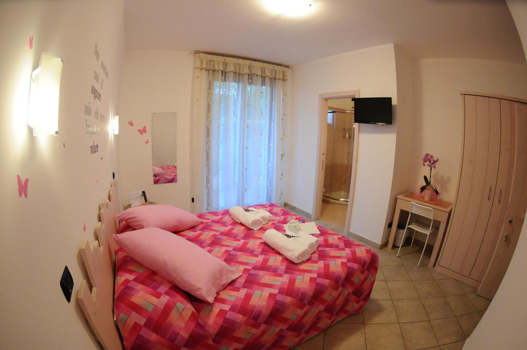 A 2 Passi Dagli Dei Bed & Breakfast อาเจโรลา ห้อง รูปภาพ