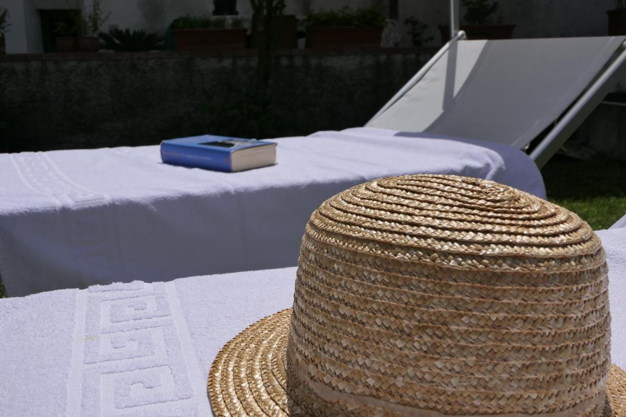A 2 Passi Dagli Dei Bed & Breakfast อาเจโรลา ภายนอก รูปภาพ